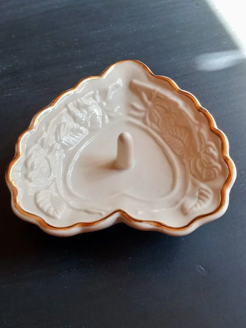 Charming Floral Embossed Gold Trim Ceramic Ring Holder Heart Shaped NICE!